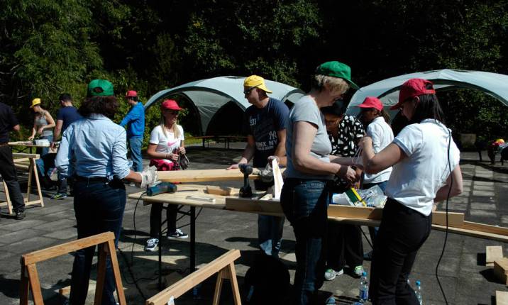 Bauen Spielplatz Corporate Event Sozialprojekt Teambuilding Teamevent